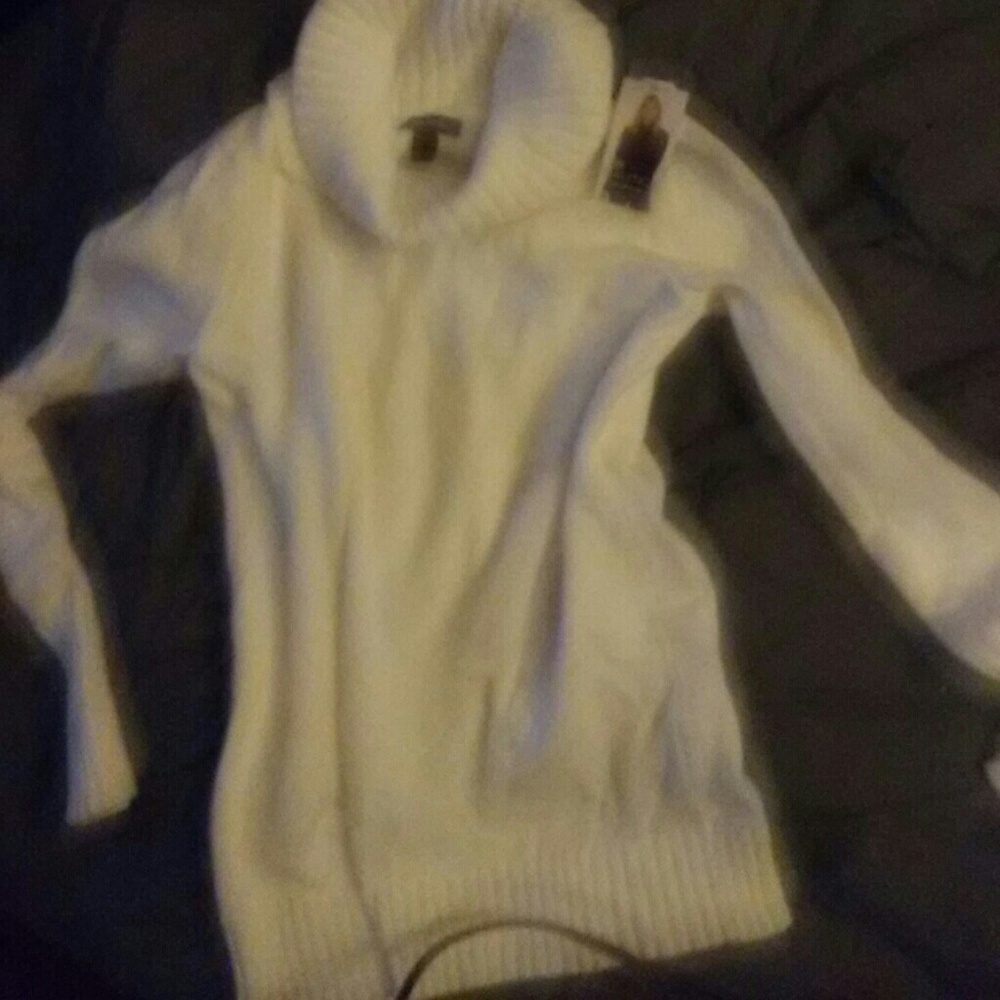 Sweater - Picture 3 of 3